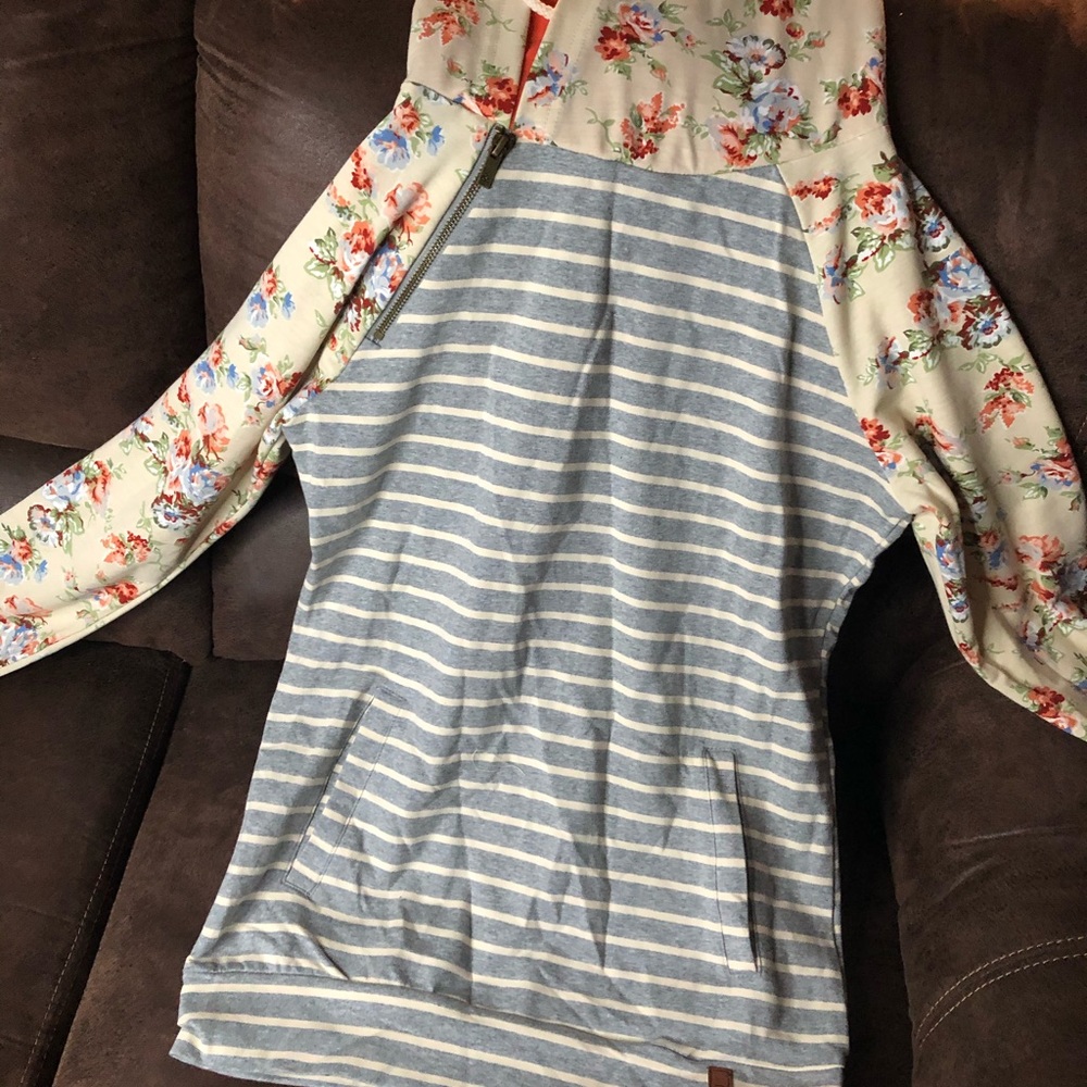 Ampersand Avenue Floral Double-Hood
